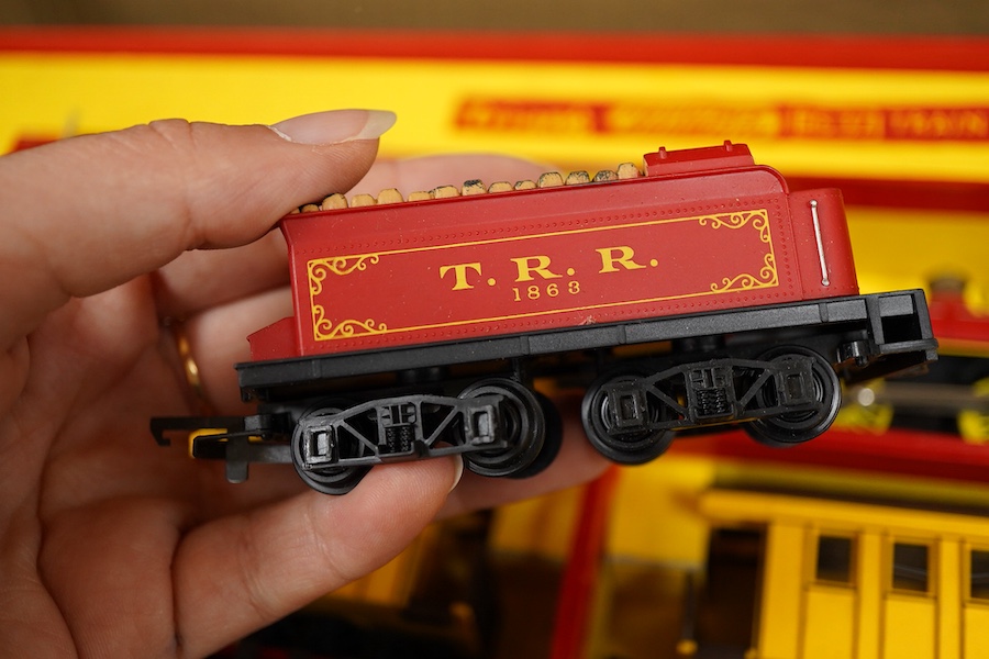 A quantity of 00 gauge model railway by Tri-ang, Mainline, Dapol, Bachmann, GMR, Hornby Dublo, etc. including; a Tri-ang American outline Davy Crockett train set (RS.37), nine steam and diesel locomotives, together with